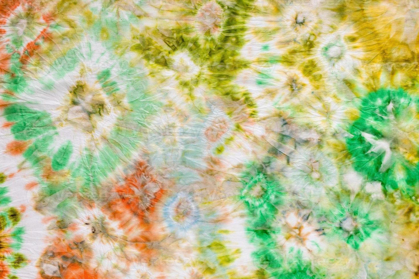 ornement abstrait en technique batik tie-dye photo