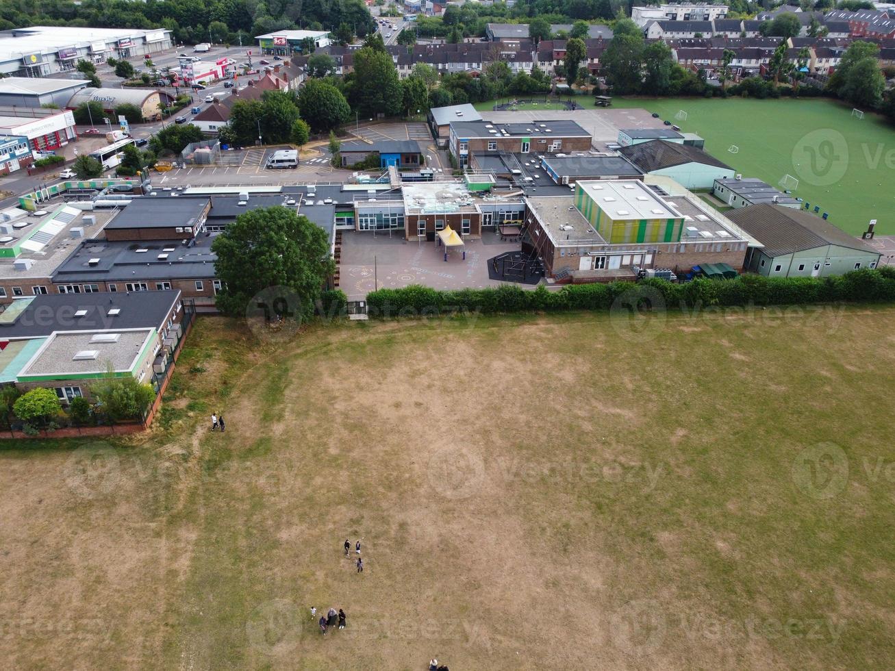 vue aérienne et images en grand angle de l'aire de jeux de la ville de luton en angleterre royaume-uni photo