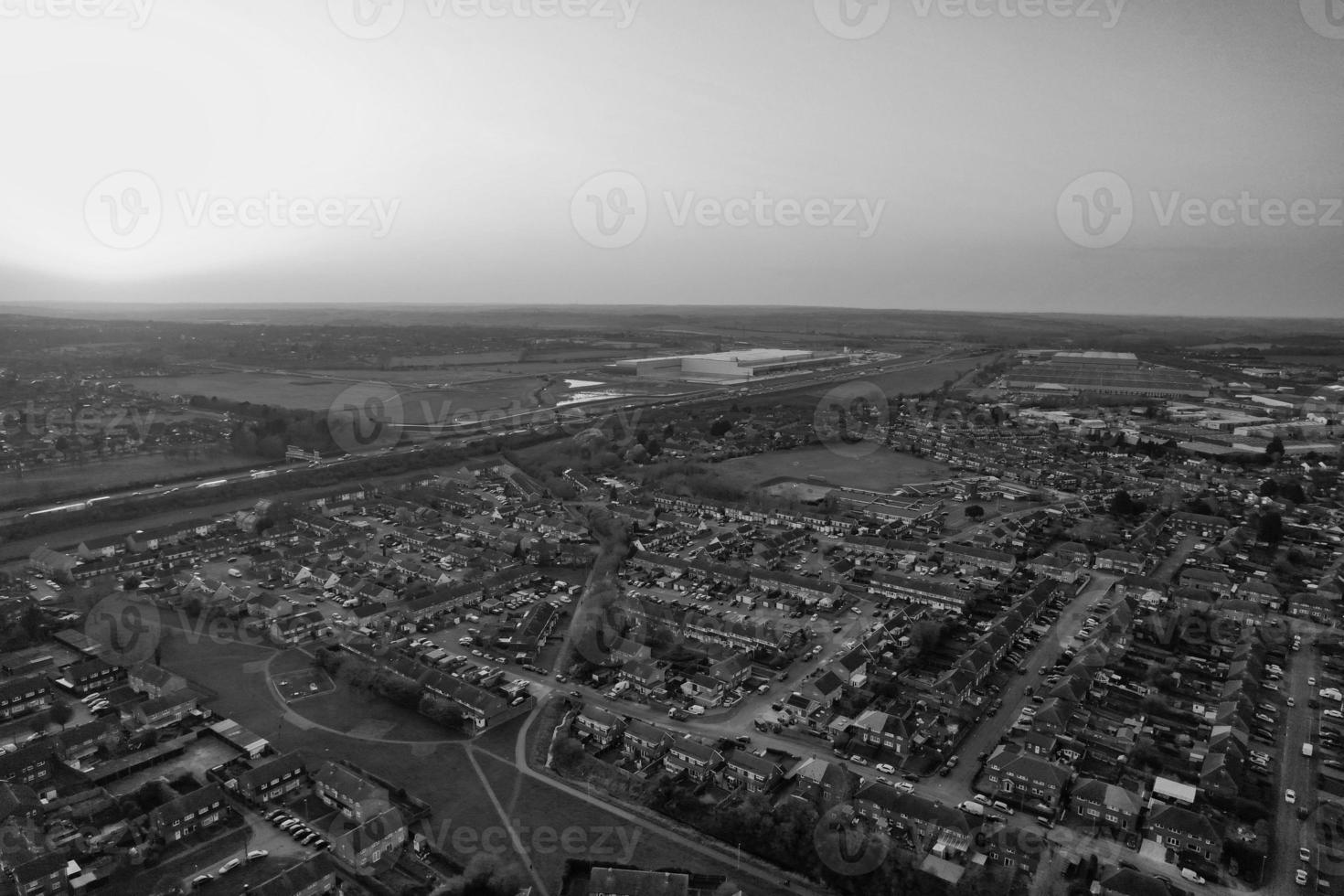 belles images aériennes de la ville de luton en angleterre grande bretagne royaume uni, vue de caméra grand angle du drone, photo