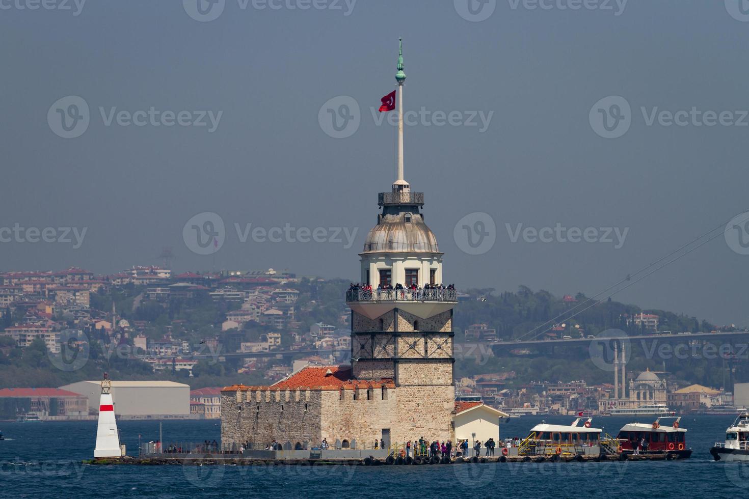 tour de la jeune fille à istanbul, turquie photo