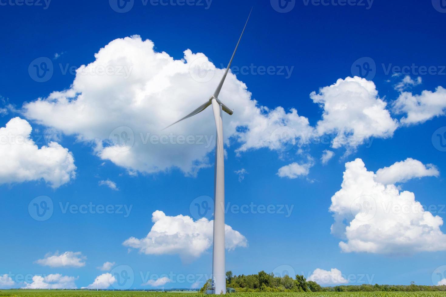 les parcs éoliens à énergie verte en ontario canada produisent de l'énergie propre et remplacent l'industrie du charbon photo