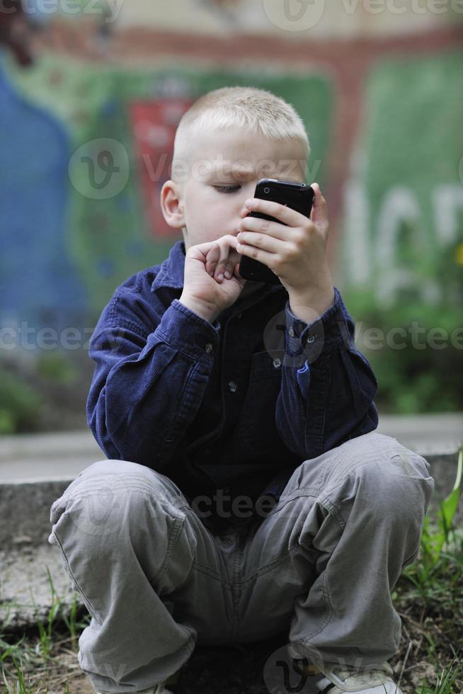 jouer à des jeux vidéo en plein air photo