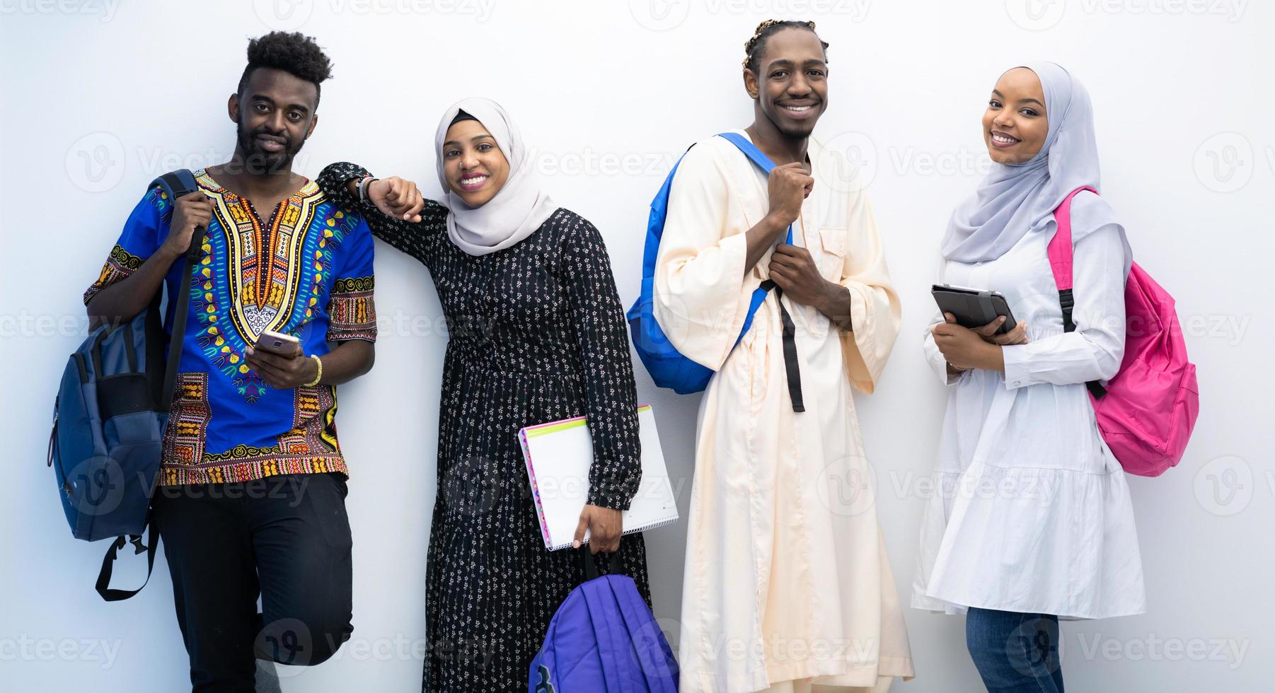 groupe d'étudiants africains heureux photo