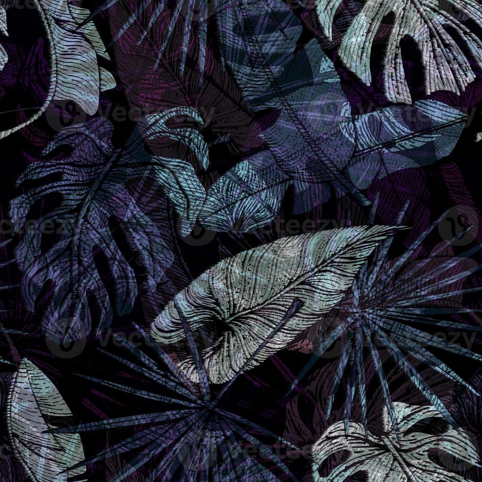 modèle sans couture de feuilles tropicales de nuit sur fond noir. feuillage de jungle vintage dans le style de gravure. photo
