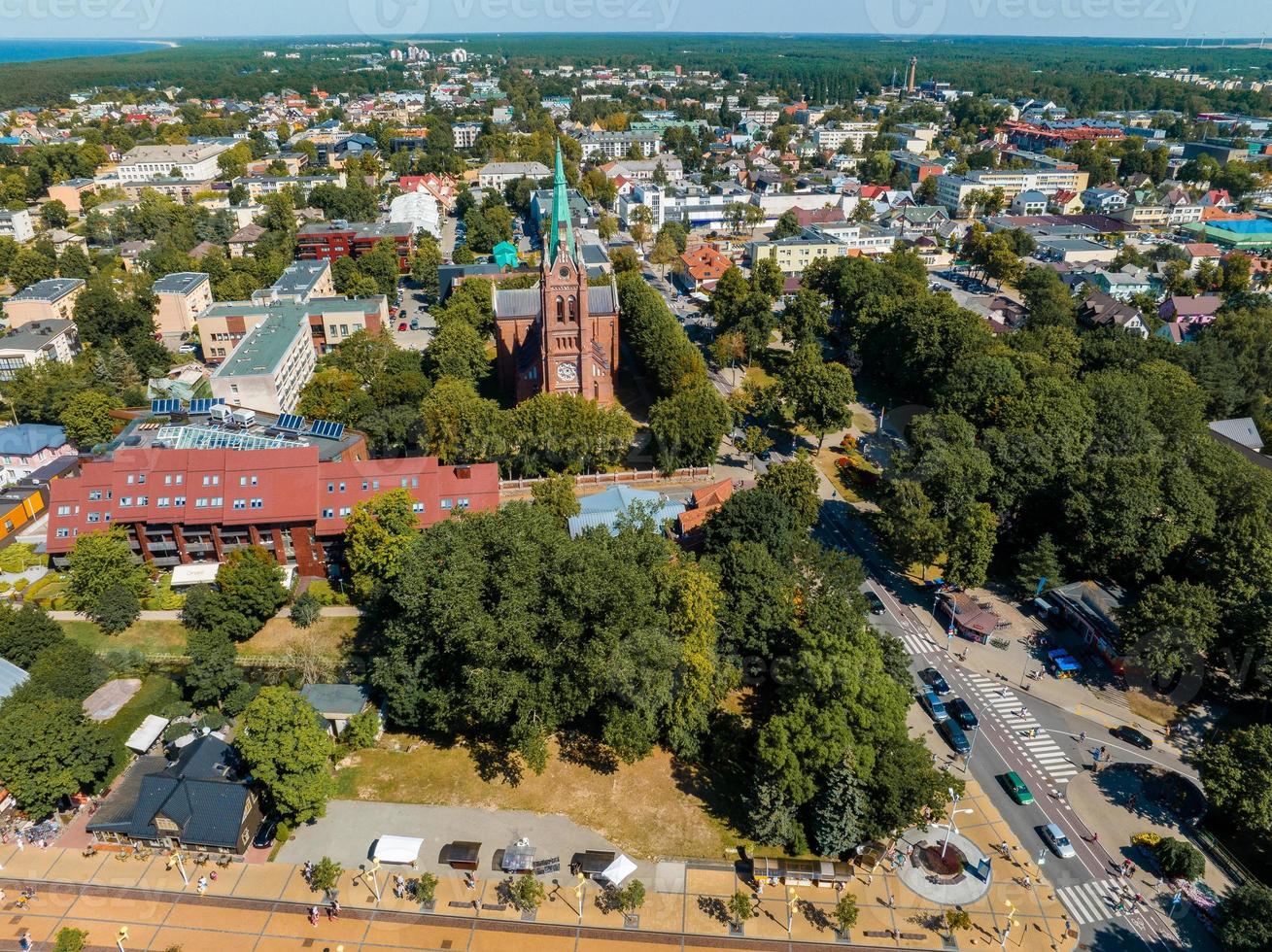 vue aérienne de la station balnéaire de palanga en lituanie. photo