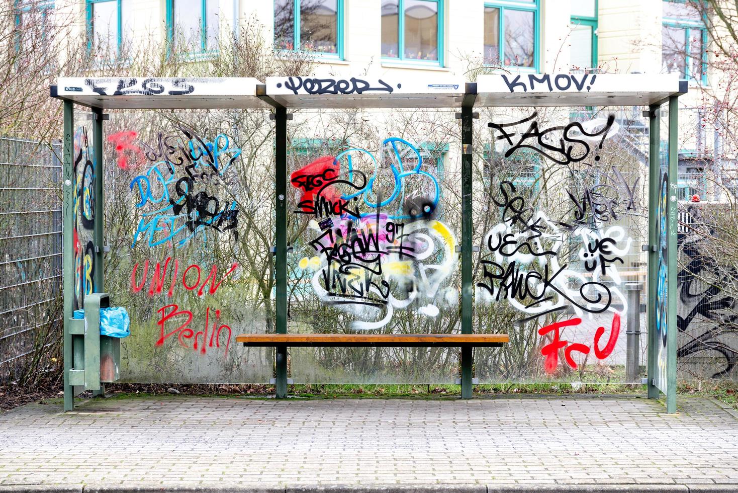 arrêt de bus graffiti photo
