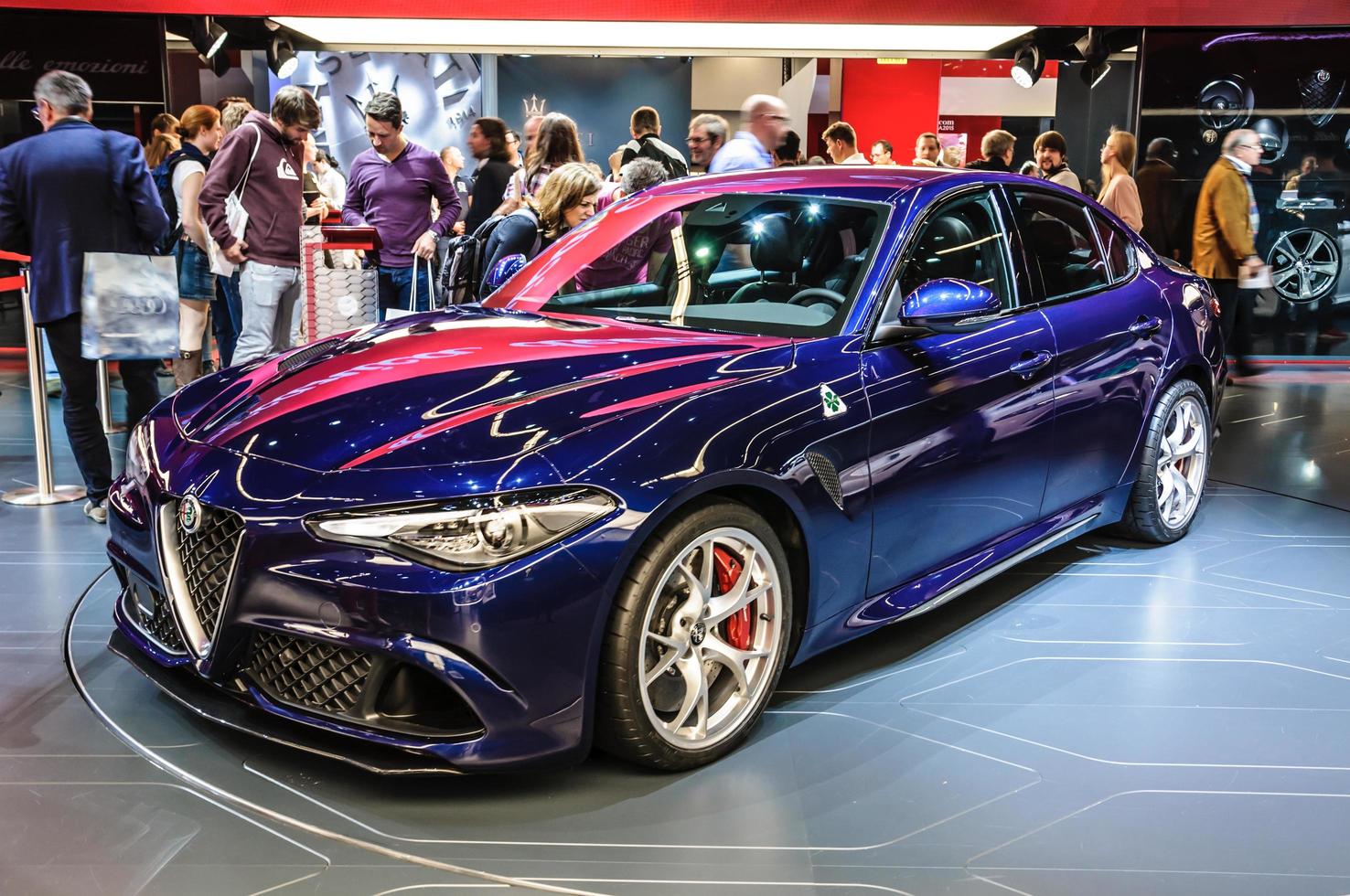 francfort - sept 2015 alfa romeo giulia présentée au stage iaa photo