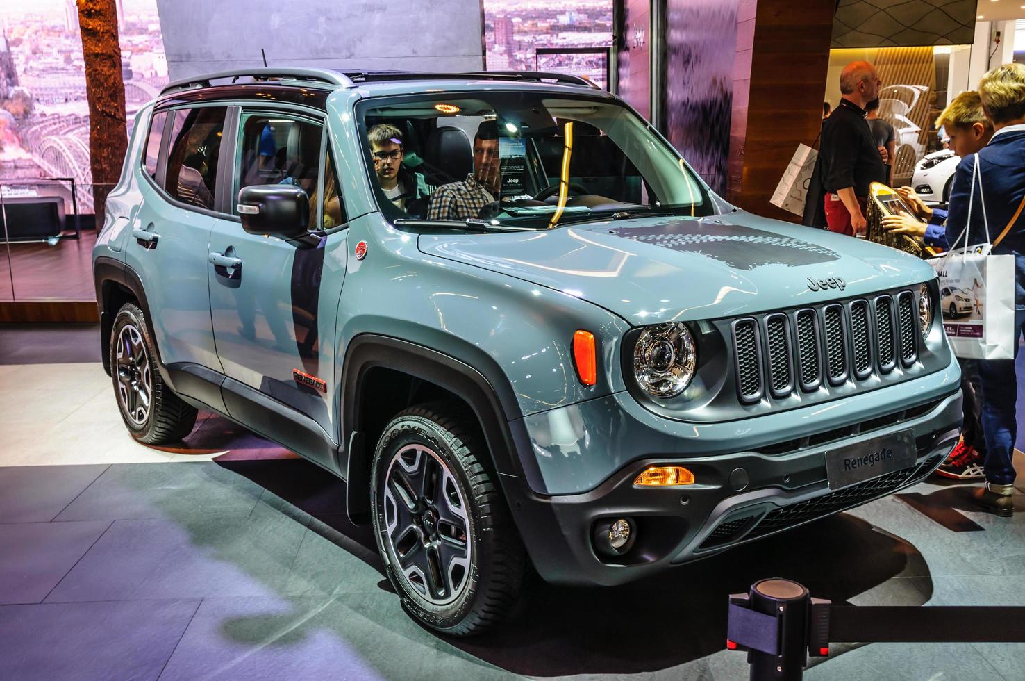 francfort - septembre 2015 jeep renegade présenté à iaa internatio photo