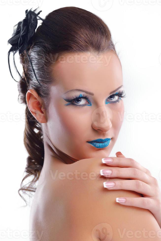 belle femme avec du maquillage de luxe photo