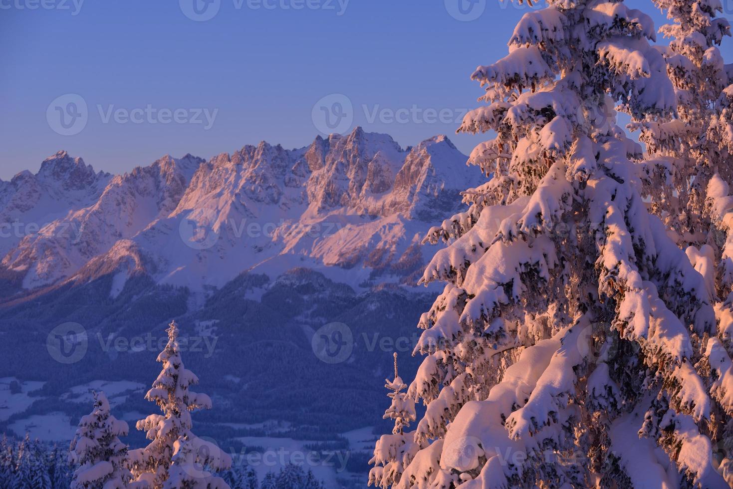 paysage d'hiver de montagne photo