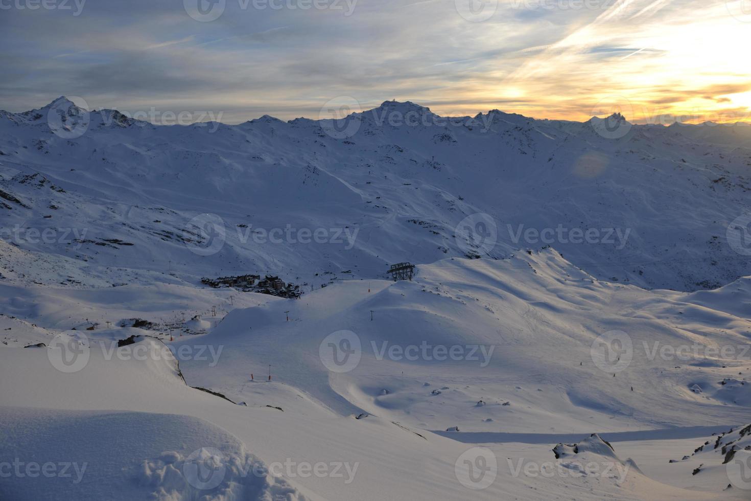 coucher de soleil neige montagne photo