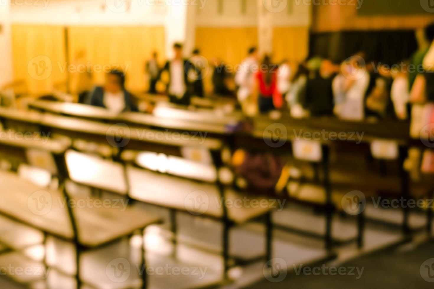 banc de flou abstrait dans l'auditorium, style effet vintage photo