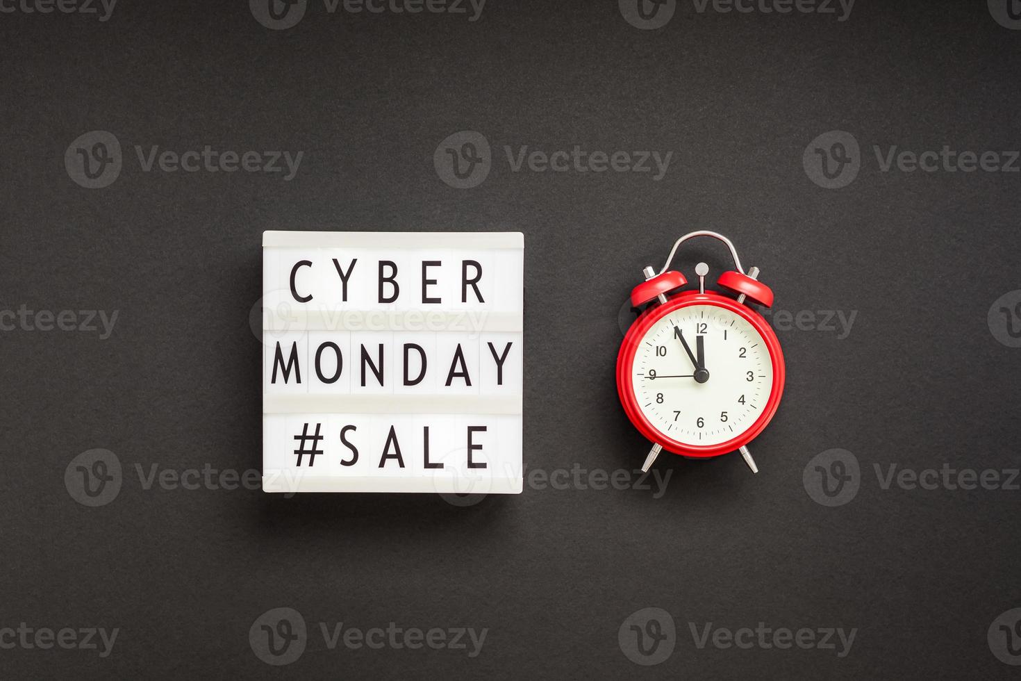 texte de vente cyber lundi sur lightbox blanc photo