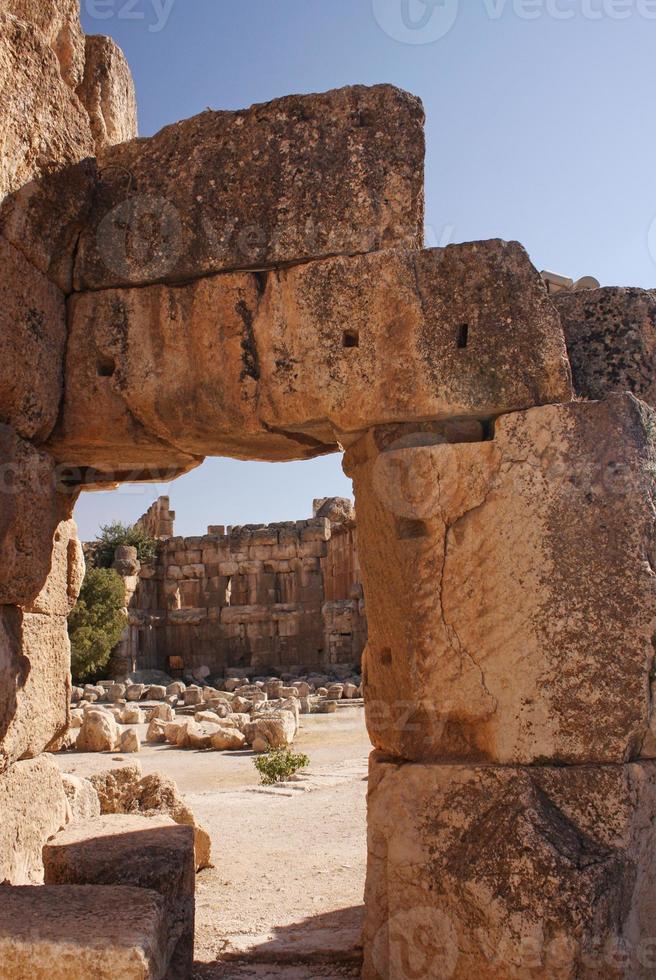 ruines romaines de la ville de baalbek, liban photo