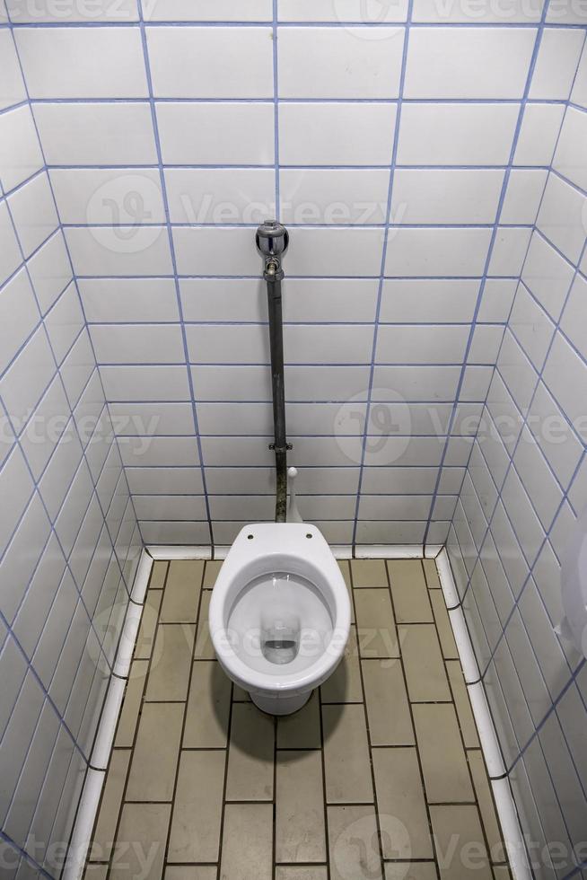 nettoyer les toilettes des hommes photo