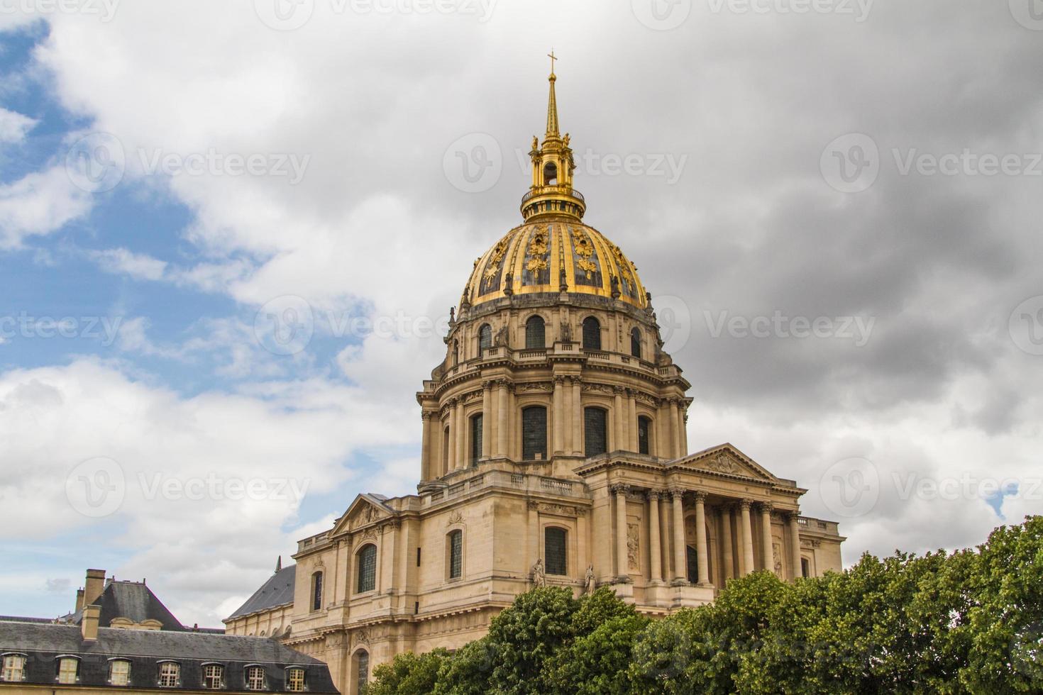 complexe des invalides, paris. photo