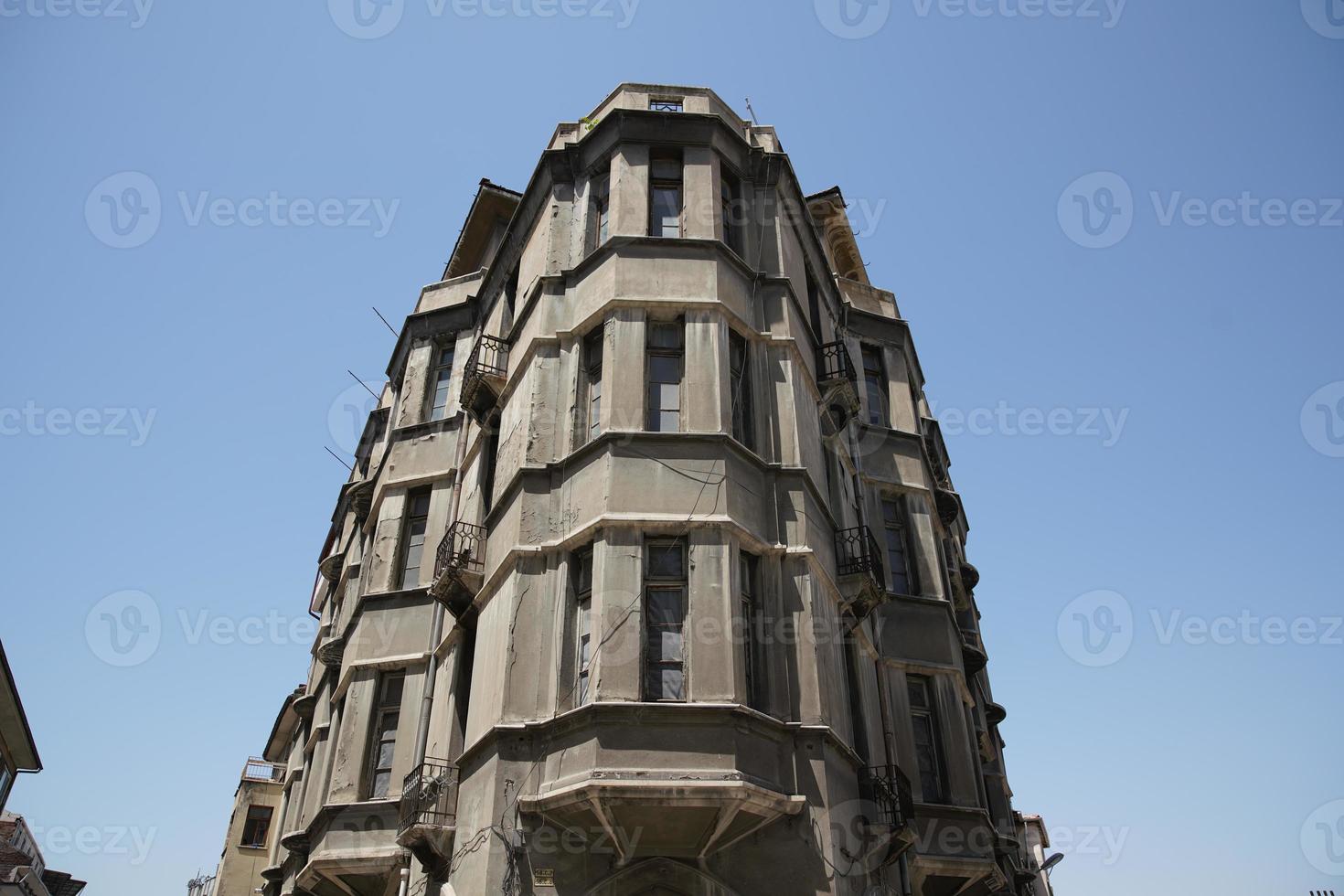 bâtiment abandonné à ankara, turkiye photo