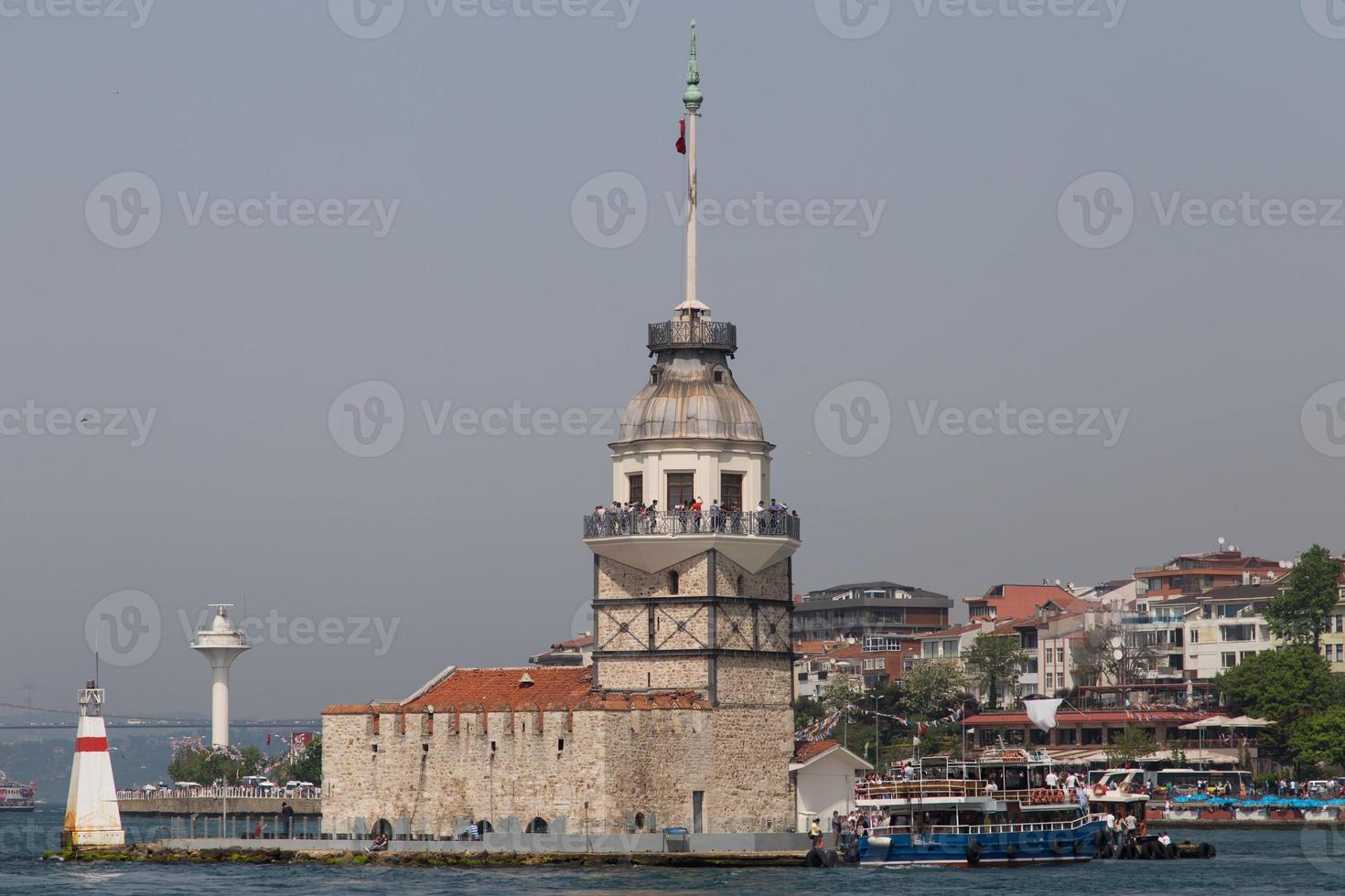 tour de la jeune fille à istanbul photo