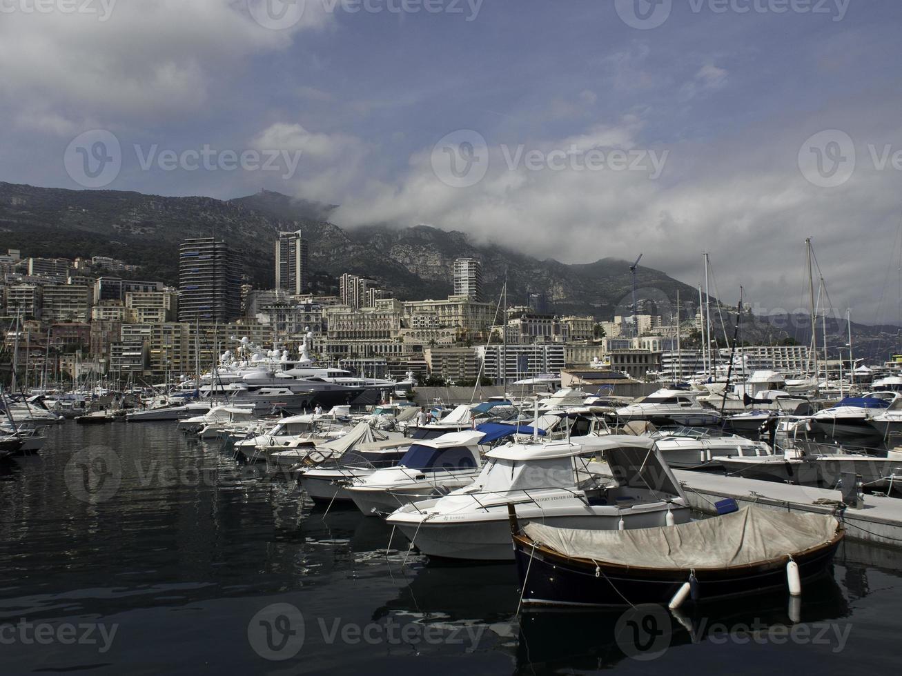 monaco au bord de la méditerranée photo