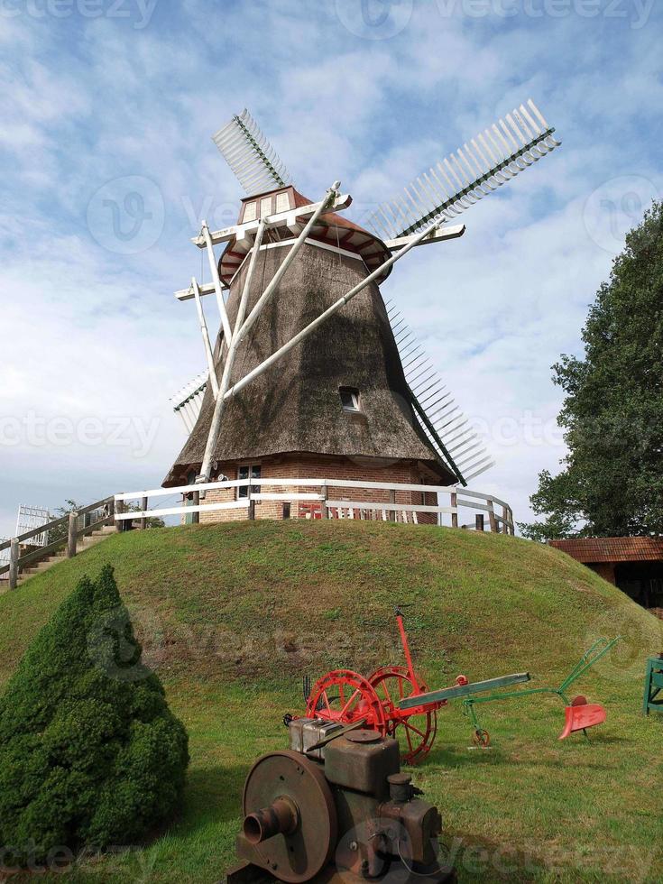 Moulin à vent en Frise orientale photo