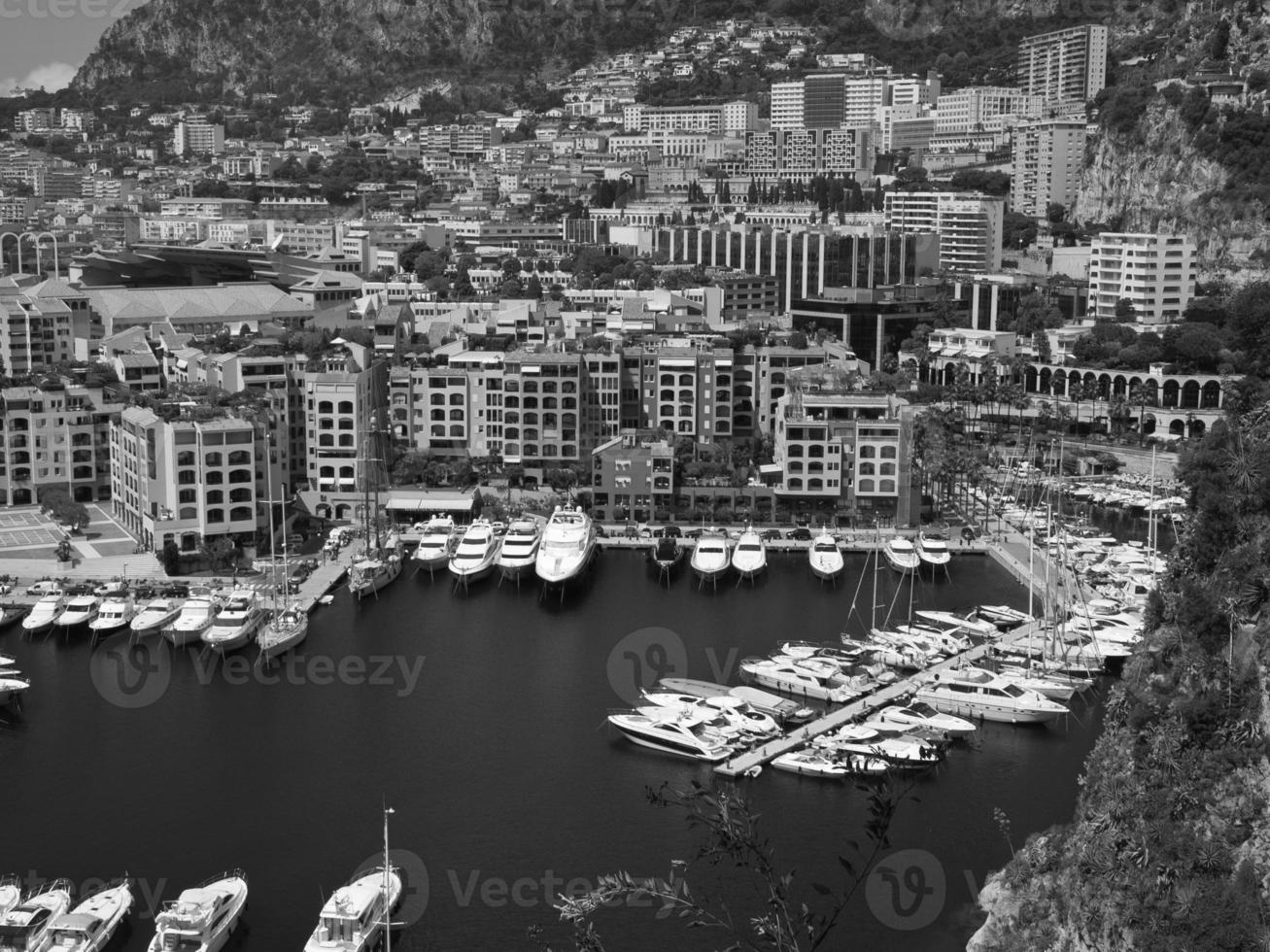 monaco au bord de la méditerranée photo