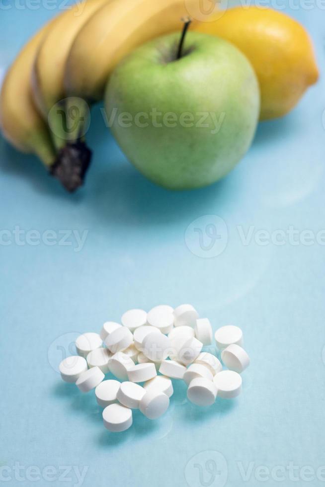 vitamines et fruits. photo