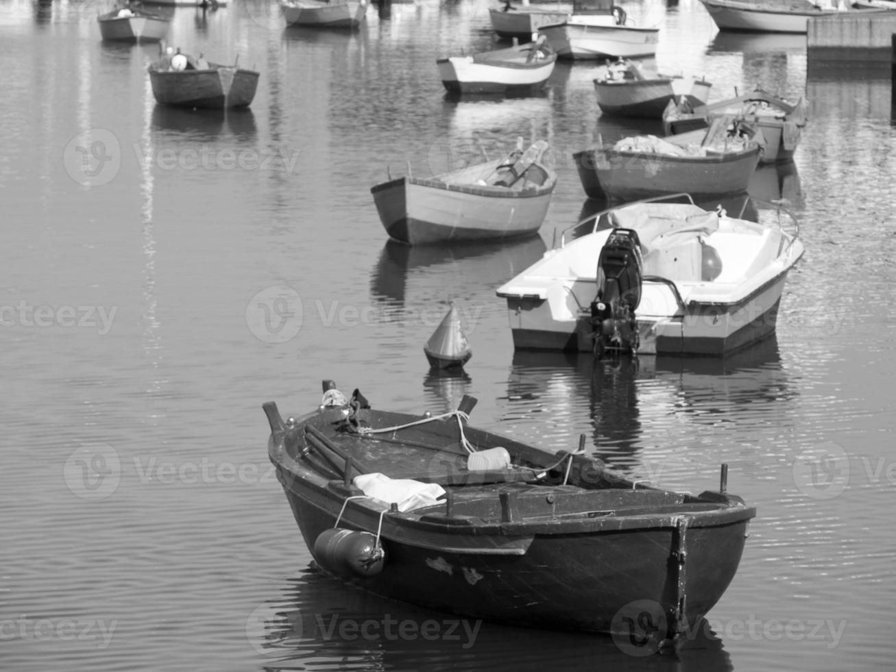 bari en italie photo