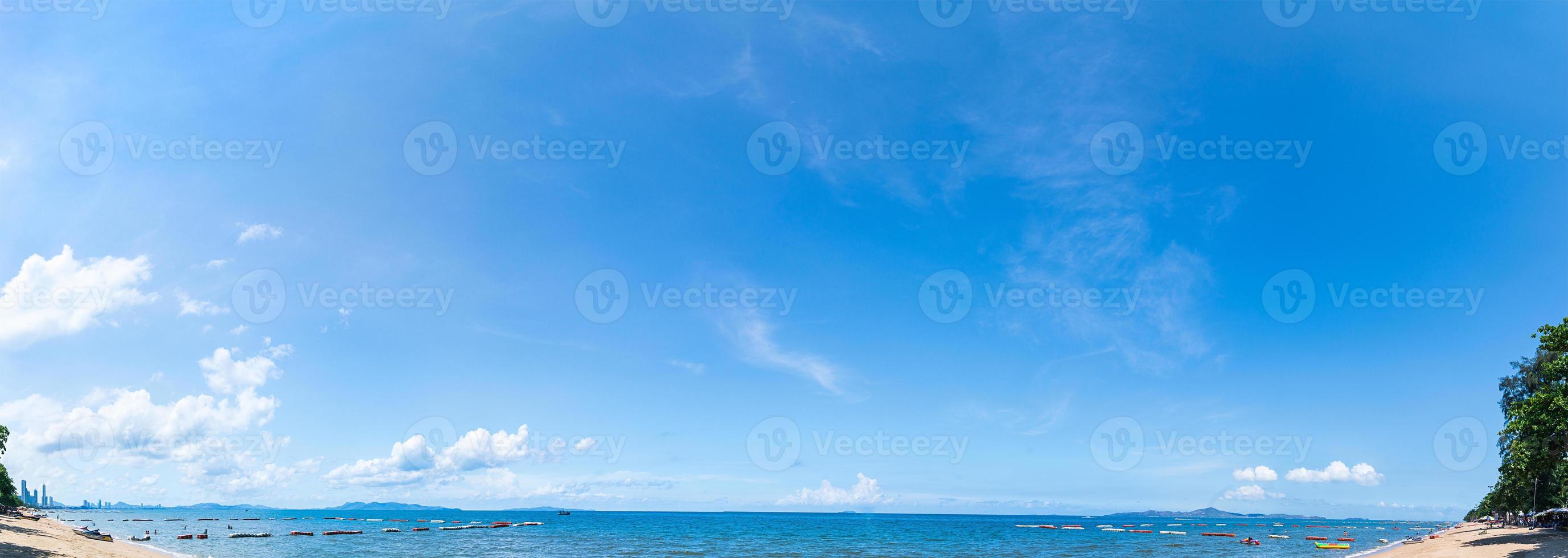 Vue panoramique aérienne de la plage de Pattaya photo