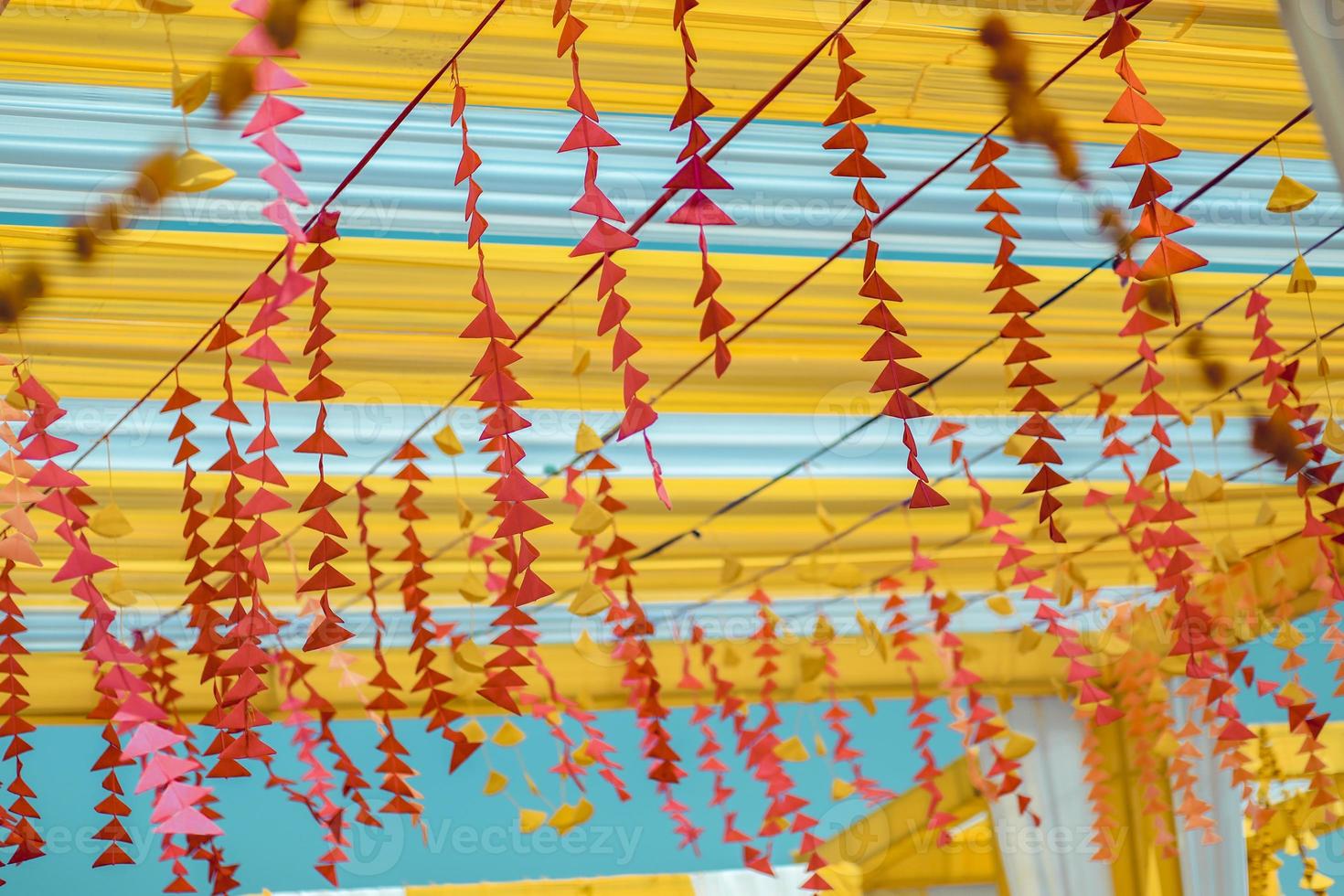 cérémonie de mariage traditionnelle belle culture de l'inde ou décorée pour la cérémonie haldi photo