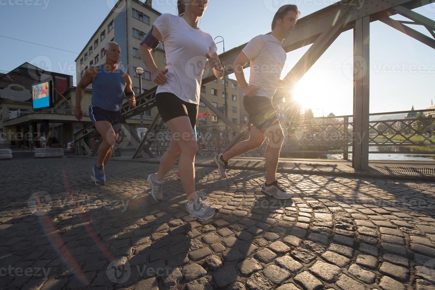 groupe de personnes jogging photo