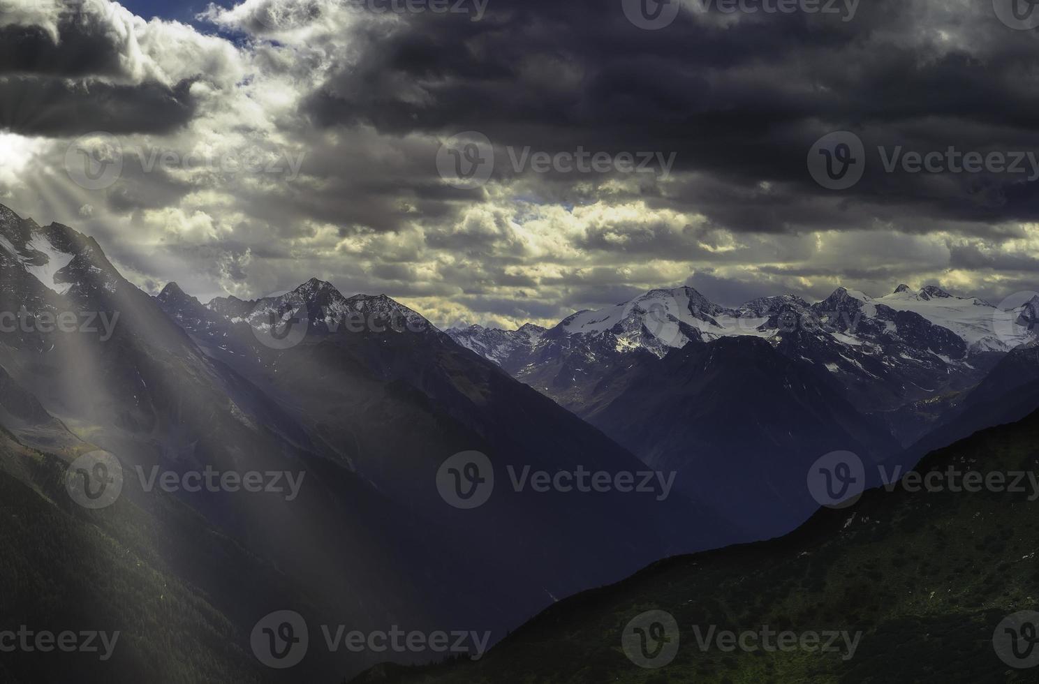 vue sur le paysage de montagne photo