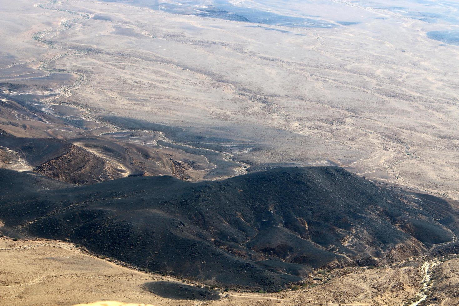 mitzpe ramon israel le 1er novembre 2019. le cratère de ramon est un cratère d'érosion dans le désert du néguev dans le sud d'israël. photo