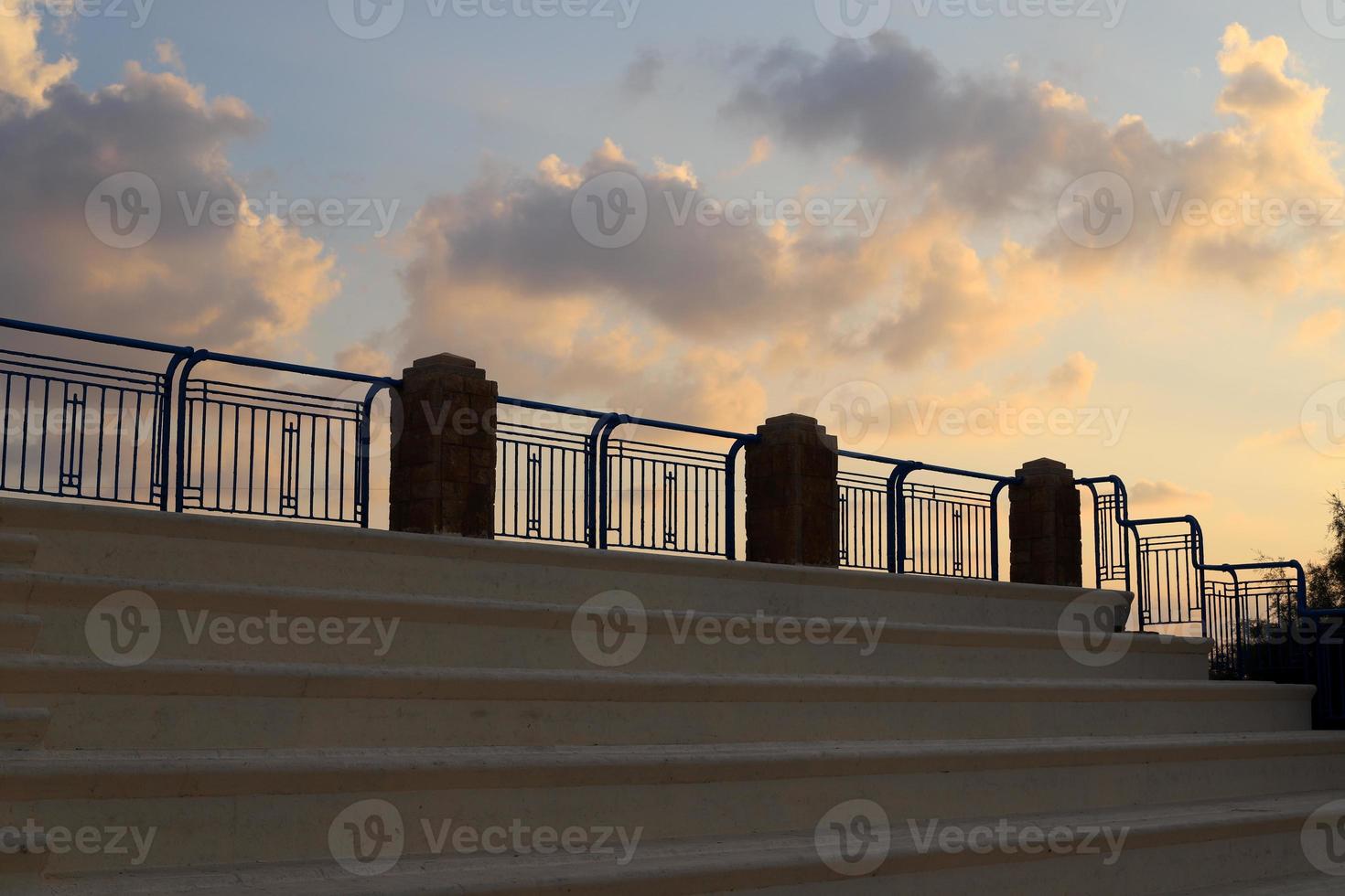 escalier dans le parc de la ville. photo