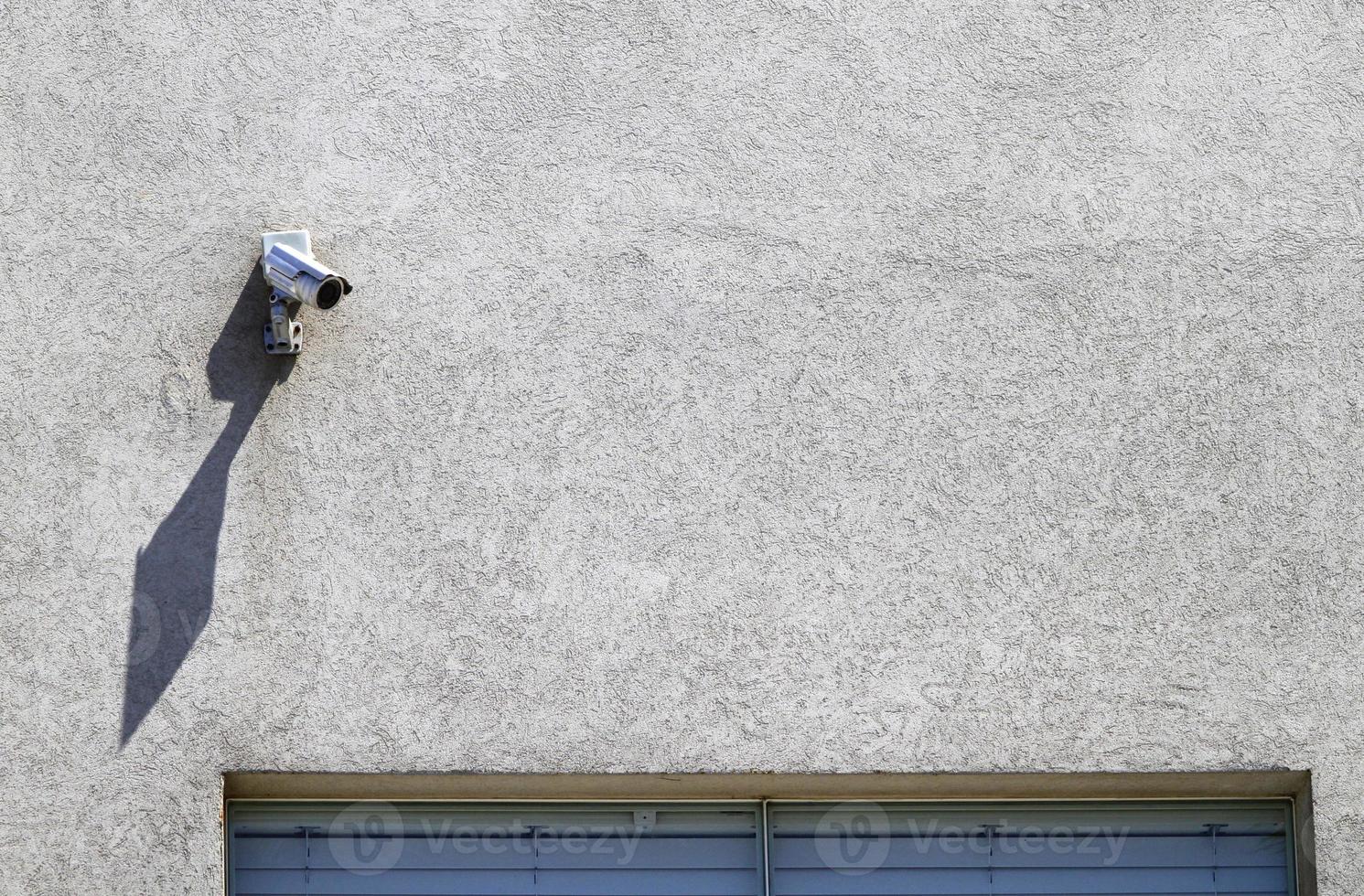 caméra de surveillance sur le bâtiment avec espace de copie photo