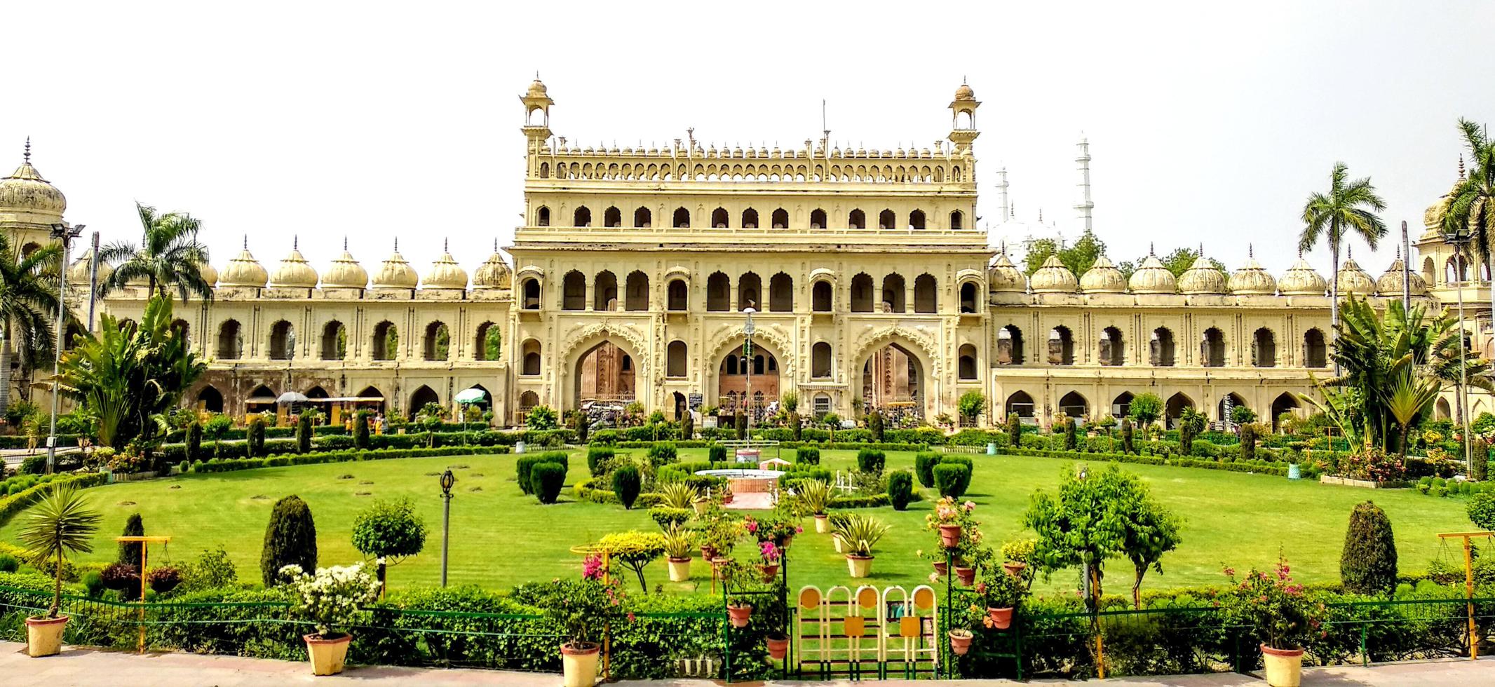 Lucknow bara imambara ou mosquée asfi, complexe de construction à Lucknow, Inde. photo