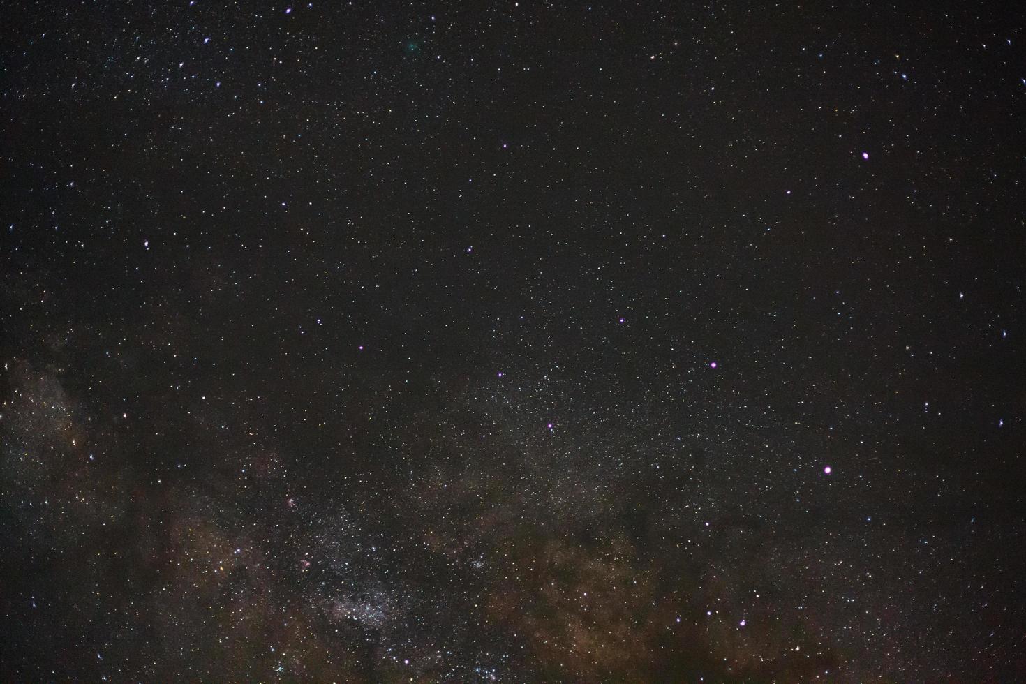 galaxie de la voie lactée avec des étoiles et de la poussière spatiale dans l'univers photo