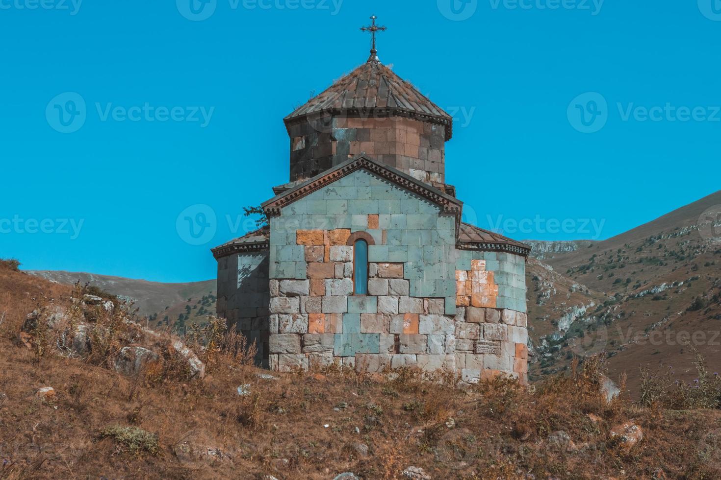 Monastère de Dorbandavank dans la province de Lori, Arménie Monastère de Dorbandavank en automne photo