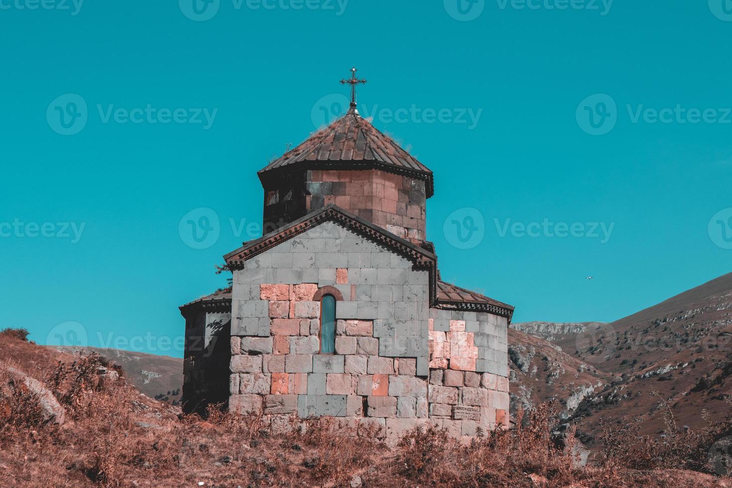 Monastère de Dorbandavank dans la province de Lori, Arménie Monastère de Dorbandavank en automne photo