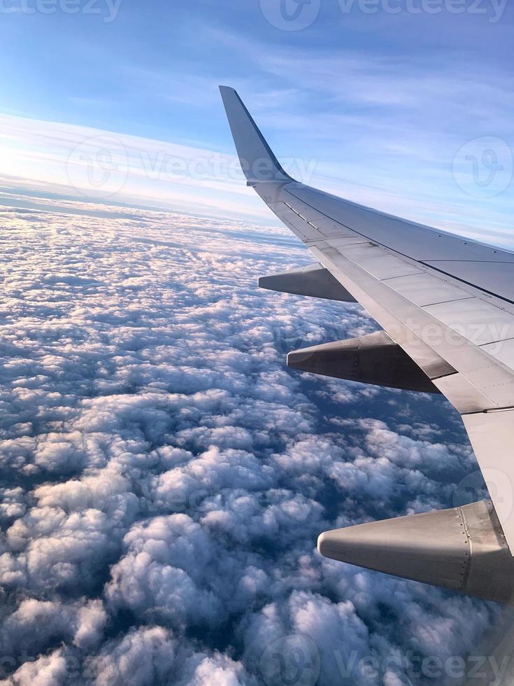 avion pov air nuages ciel ailes airbus vue voler photo
