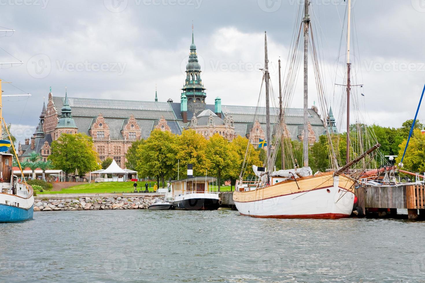 vue sur le musée nordique du côté de la mer, stockholm photo