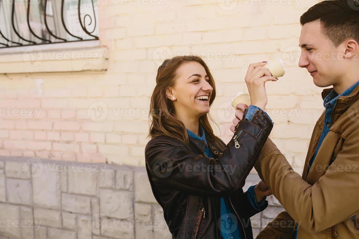 beau jeune couple photo