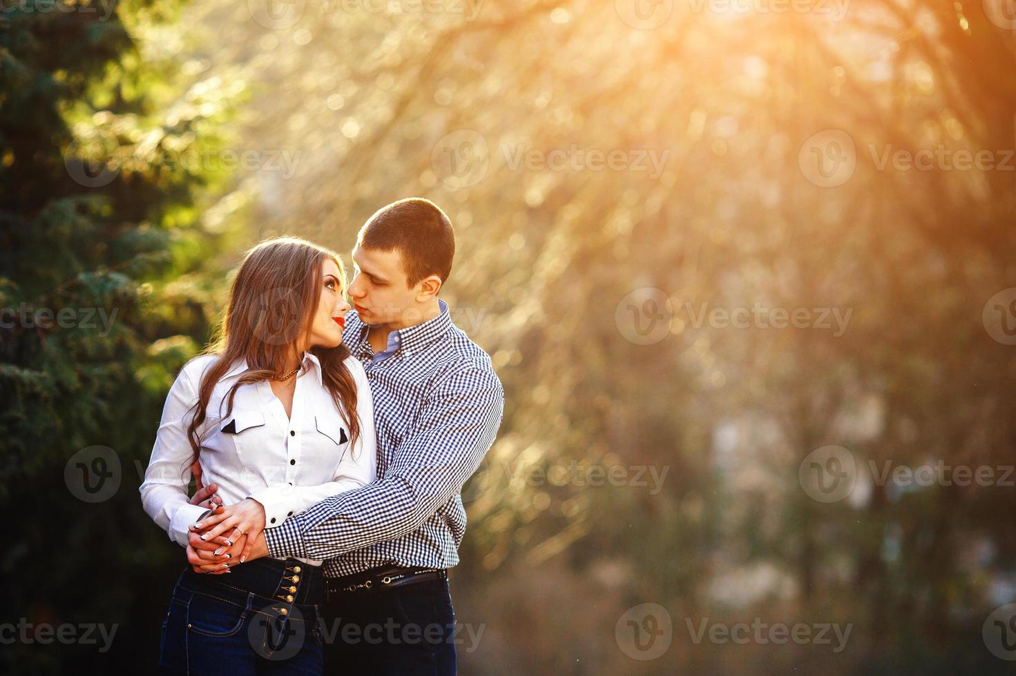 beau jeune couple photo