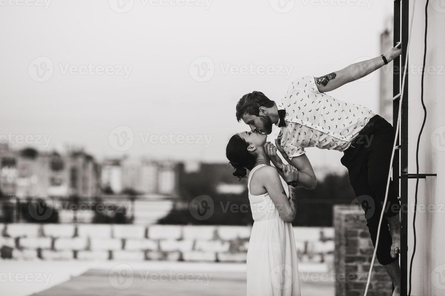 beau couple dans la ville photo