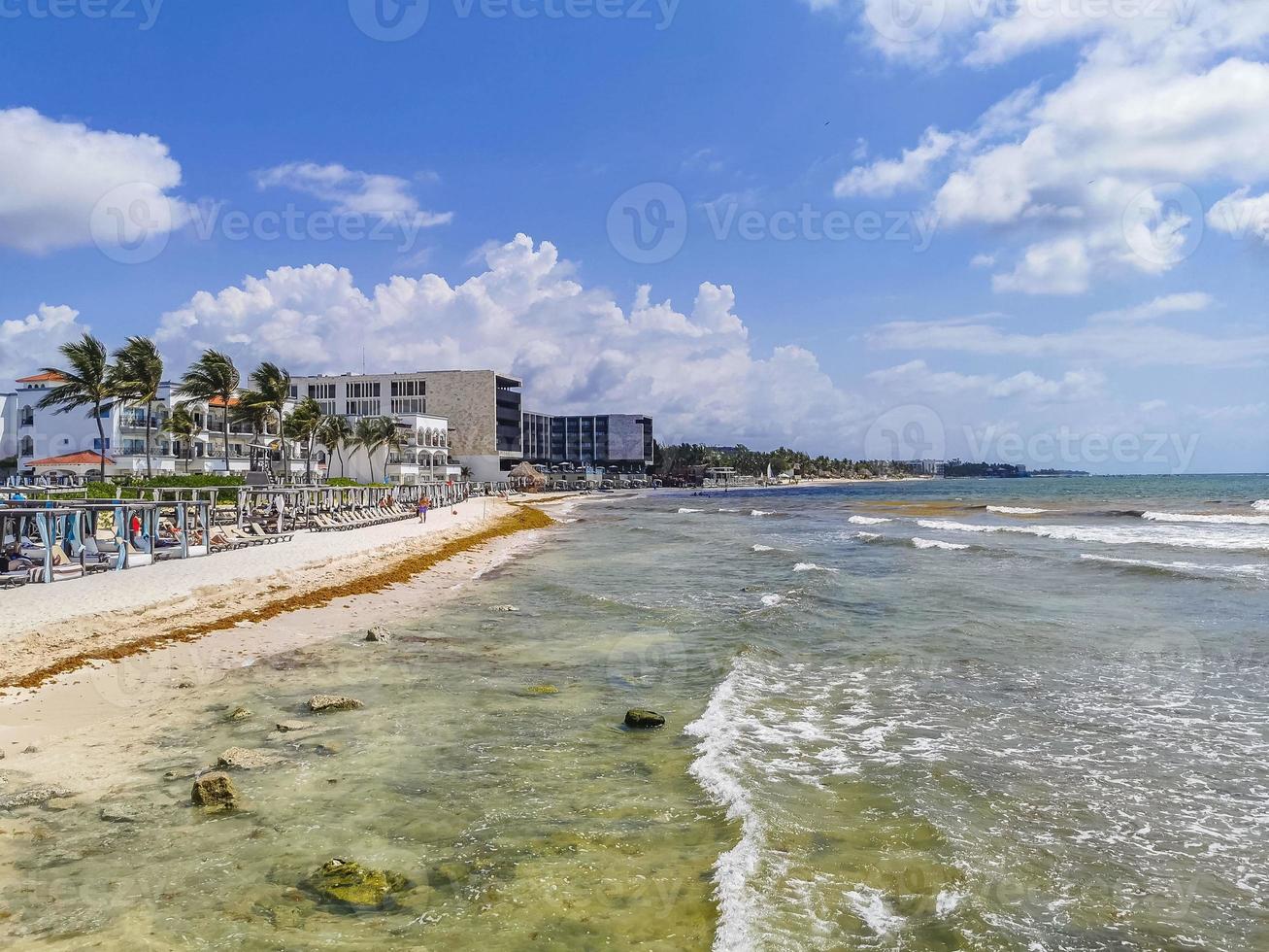 plage mexicaine tropicale pleine de monde playa del carmen mexique. photo