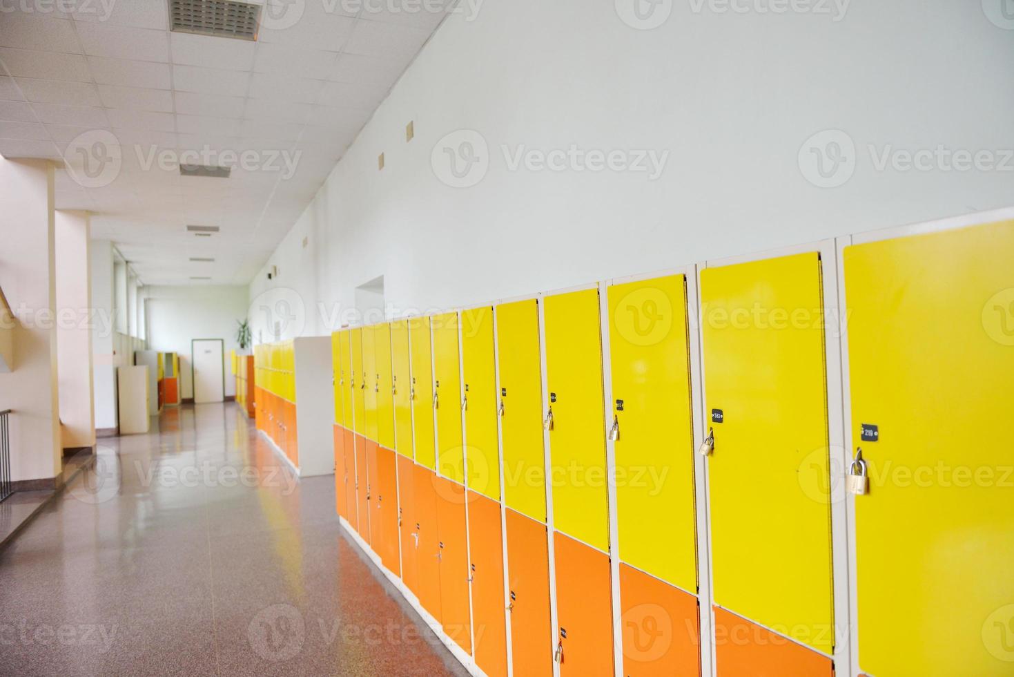 vue des casiers des étudiants photo