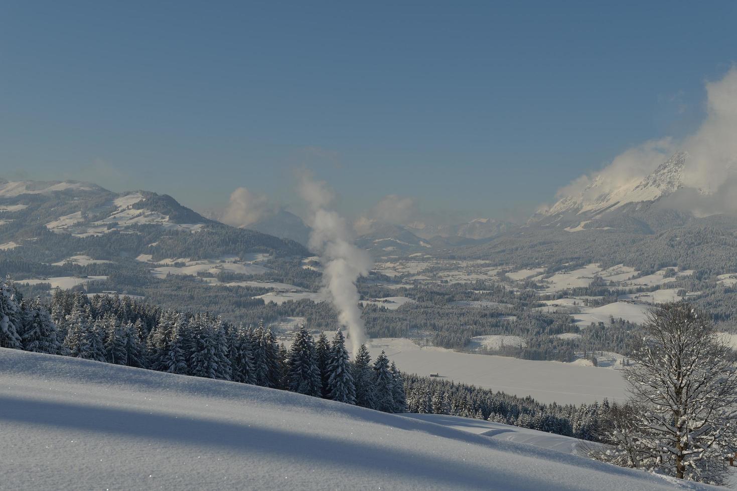 paysage de montagne d'hiver photo