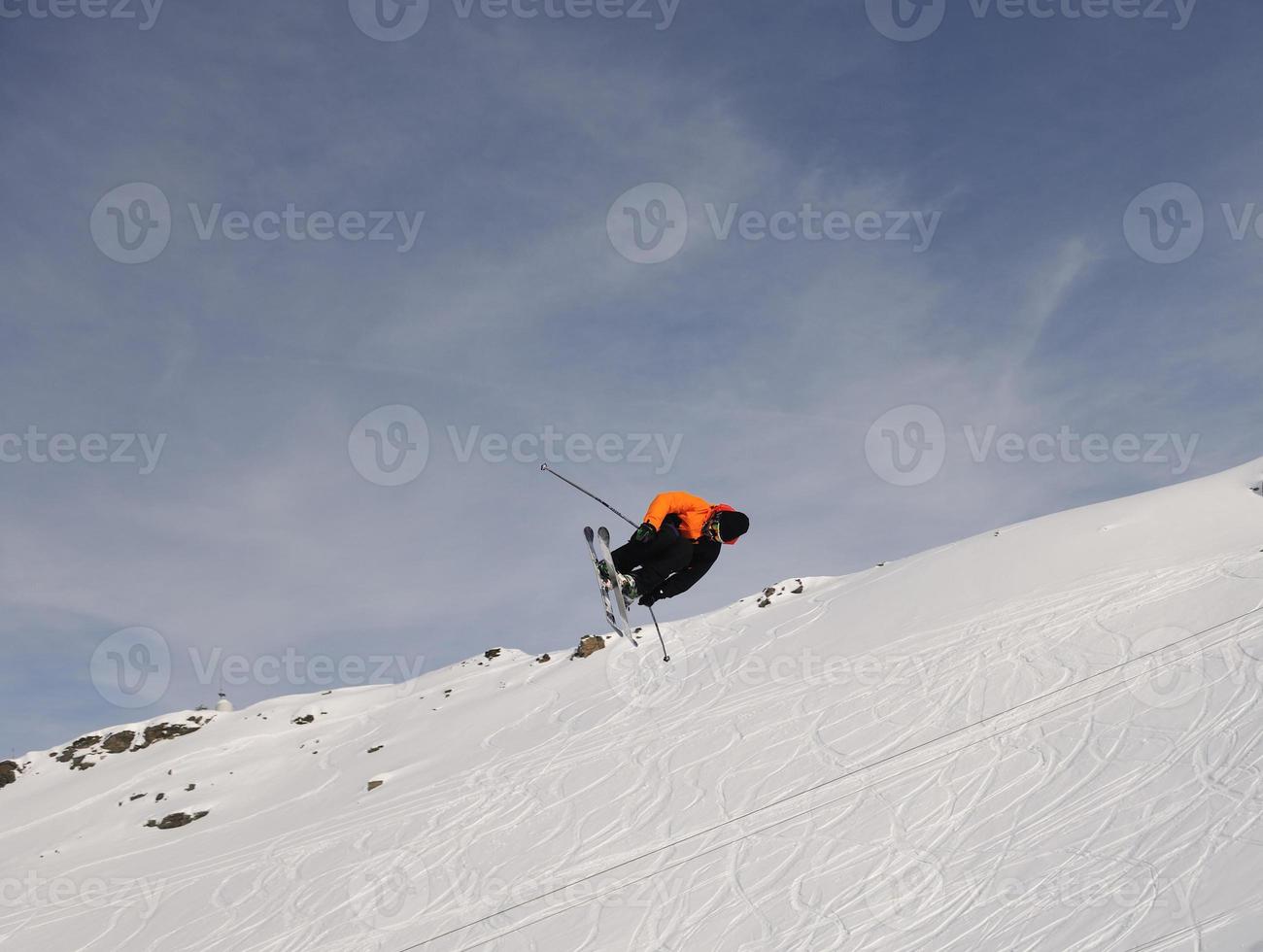 skieur en montagne photo