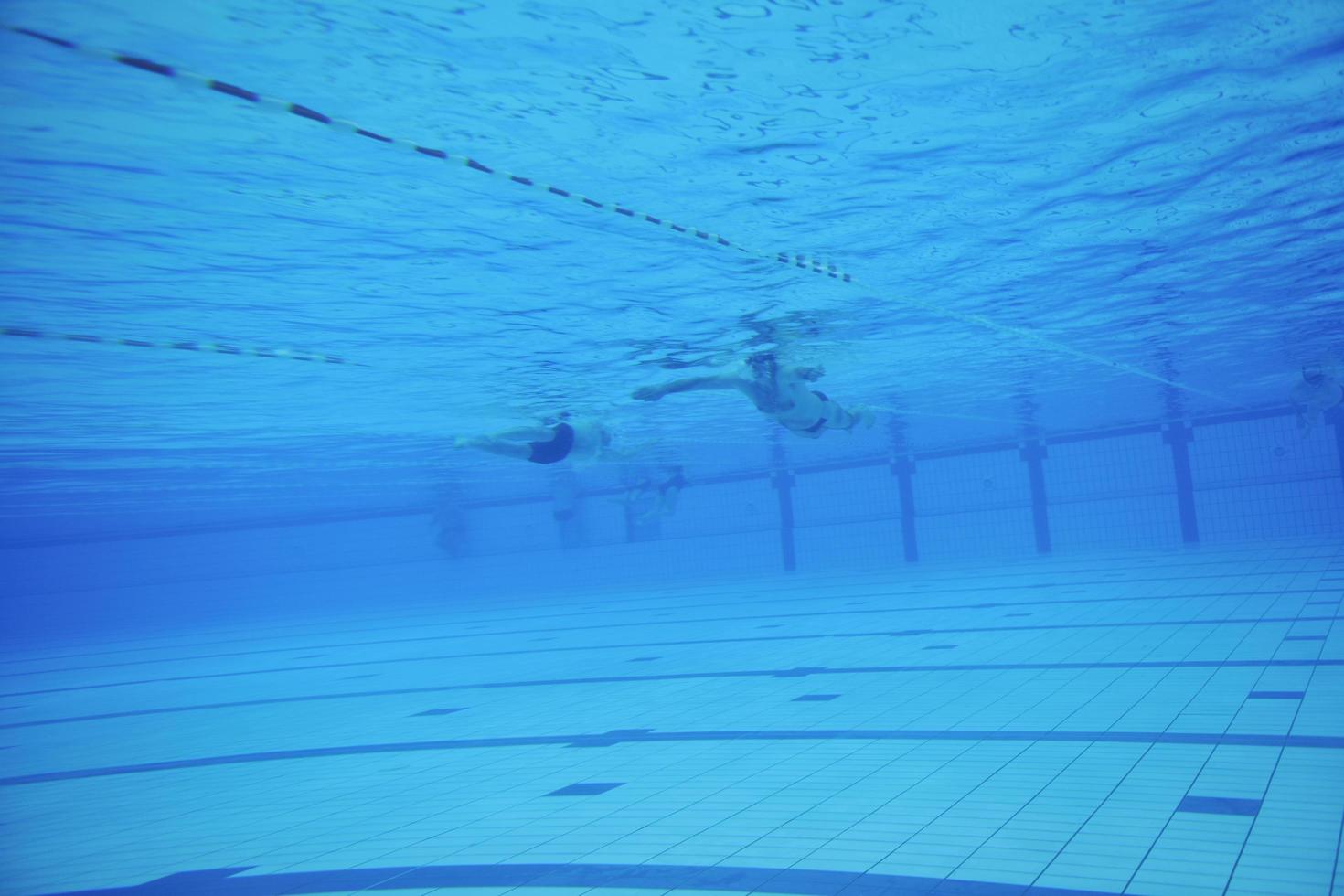 piscine sous l'eau photo