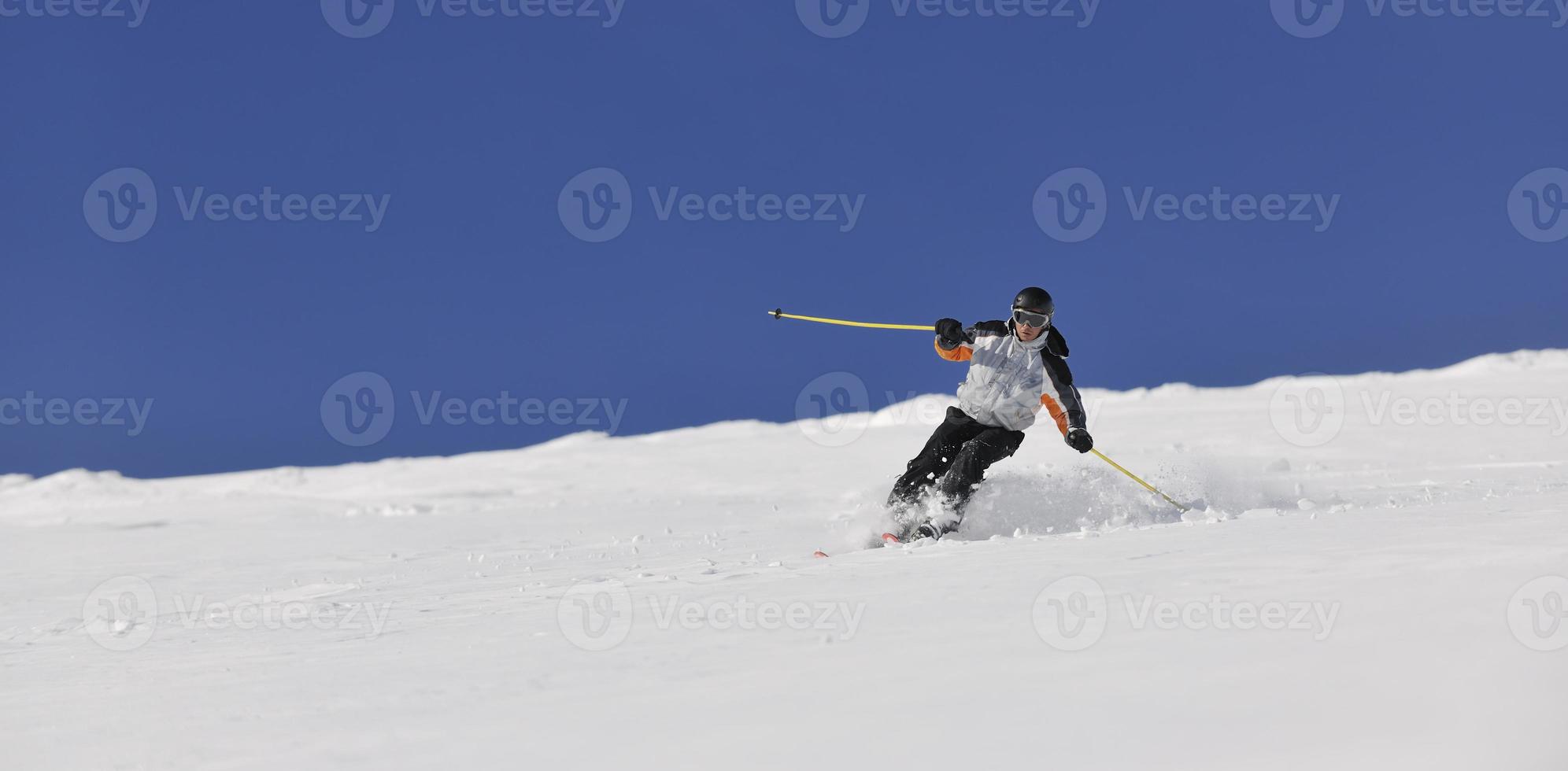 skieurs en montagne photo