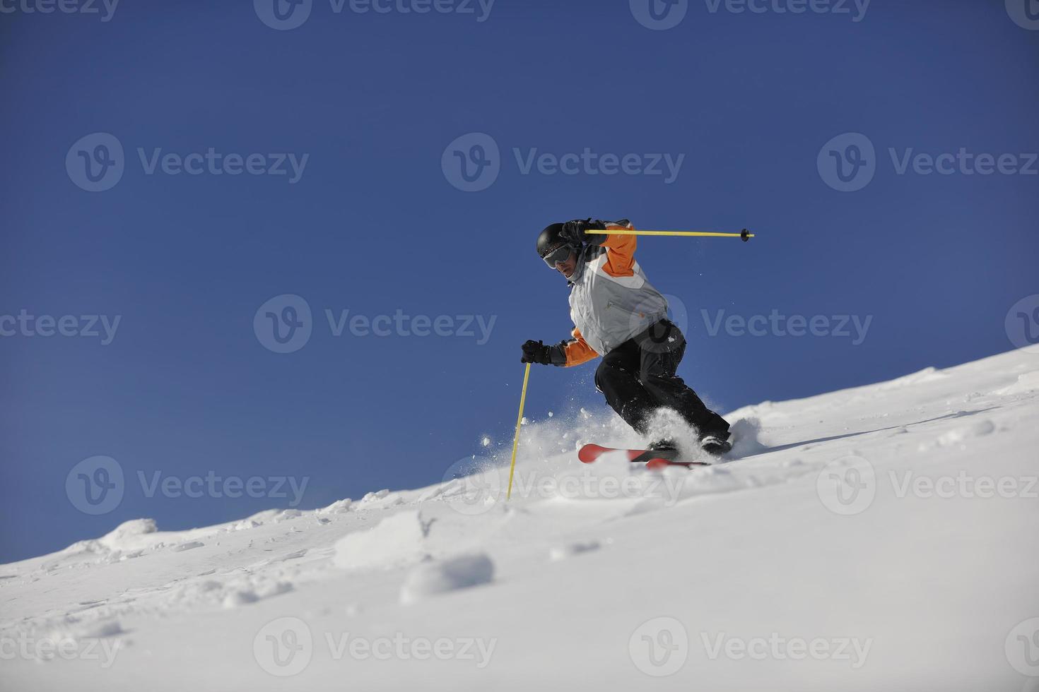 skieur en montagne photo